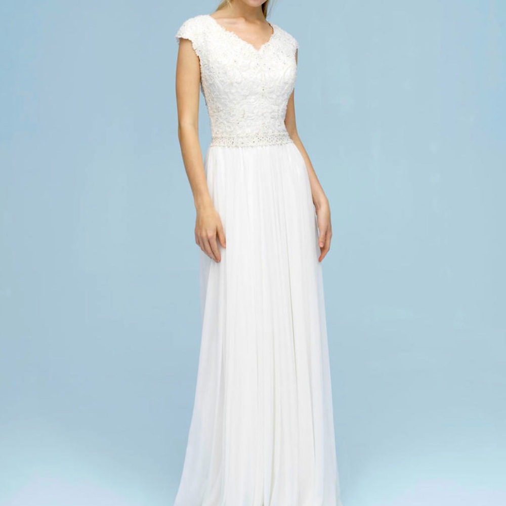 Allure Bridal Wedding Dress M613